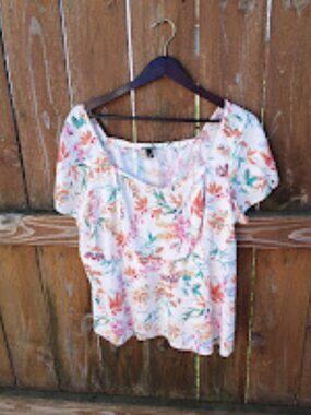 Ladies' Torrid Floral Blouse Top Sz. 2X